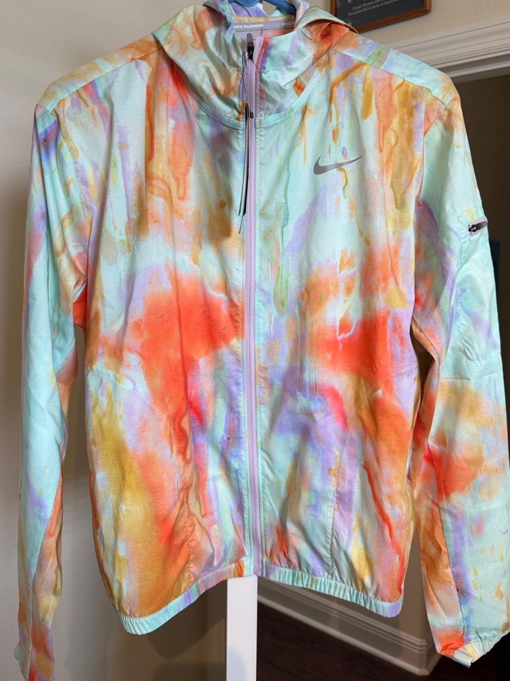 NWT Nike Women’s Lightweight Tie-Dye Running Jacket - Mint, Peach, Lavender